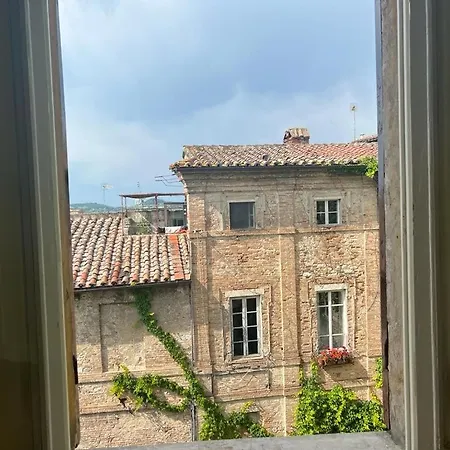 La Perla Degli Oddi Historic House *